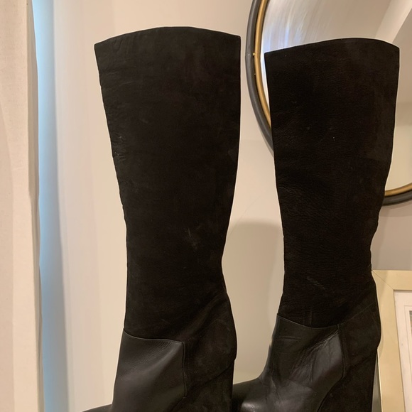 Vince Vivian suede and leather boots - Picture 3 of 5